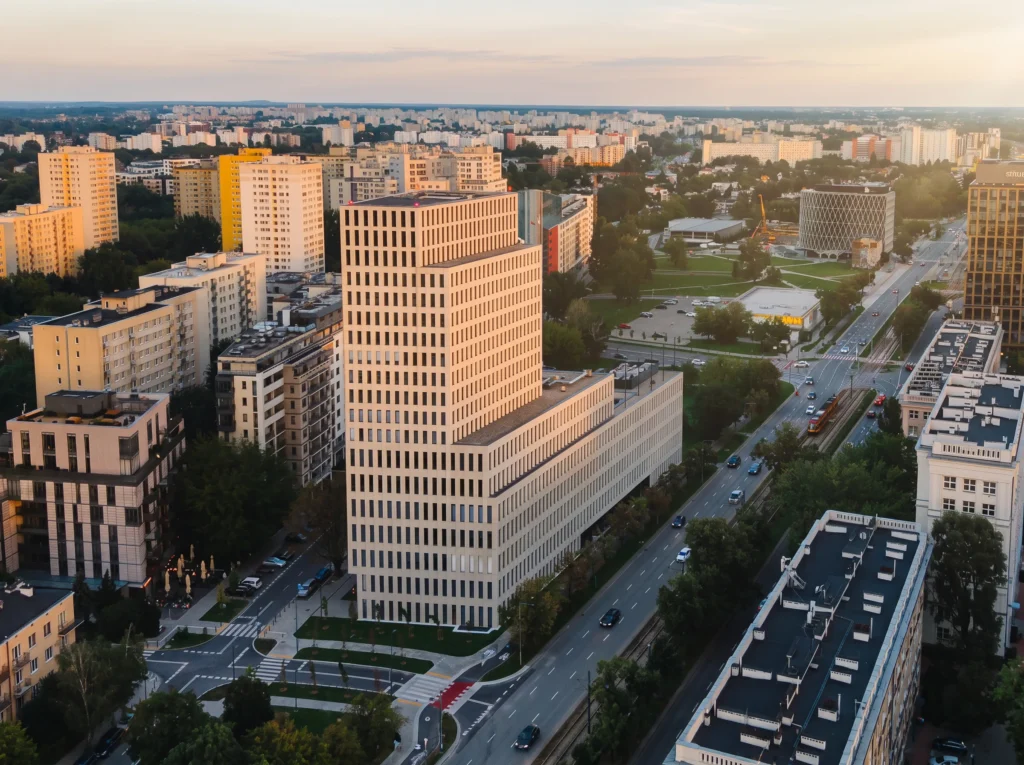 Fasada hotelu widok z lotu ptaka