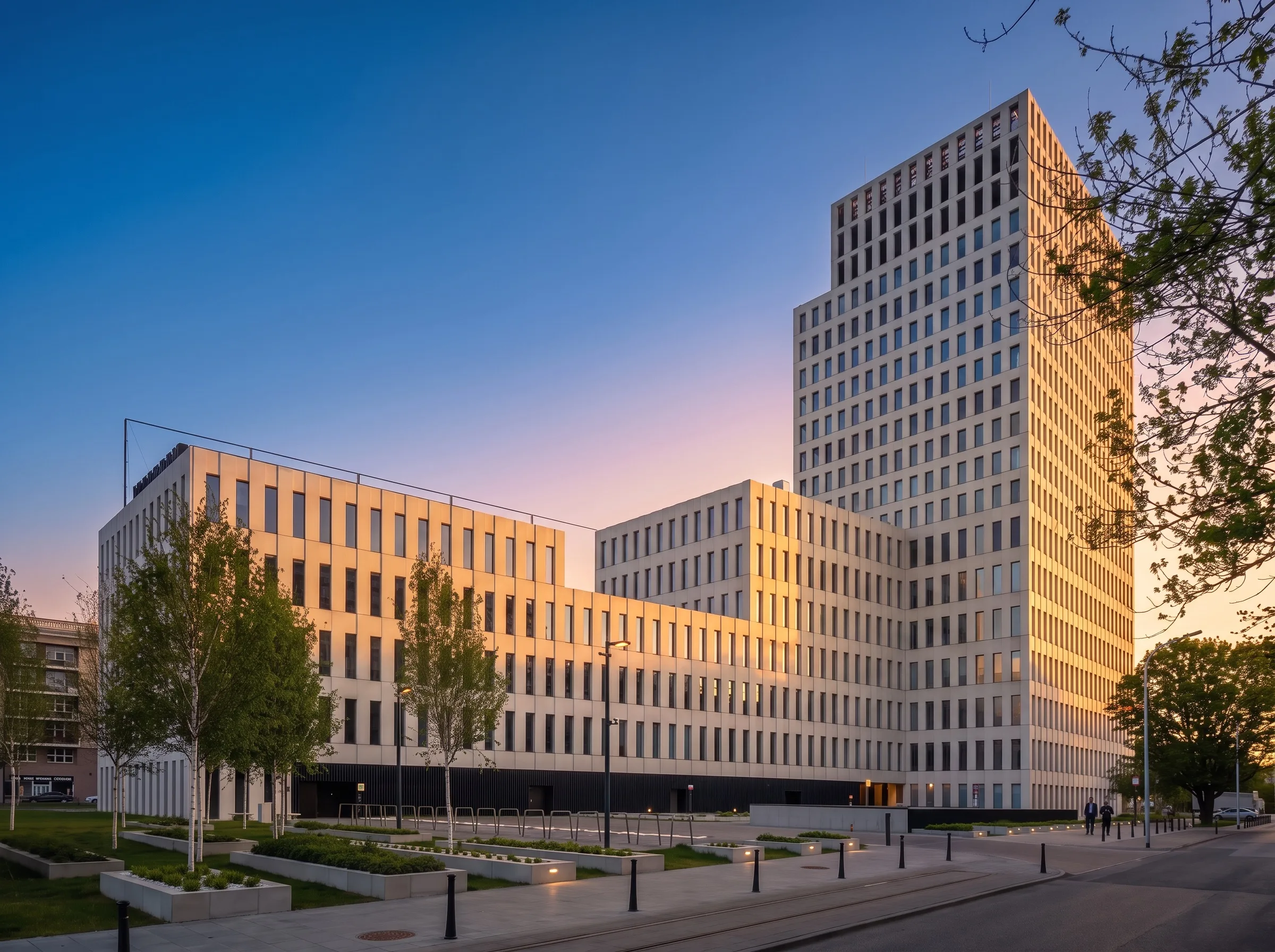 Hotel Wars o zachodzie słońca, widok z zewnątrz